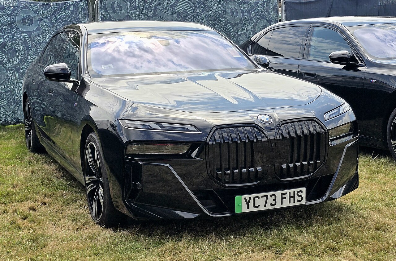 BMW i7