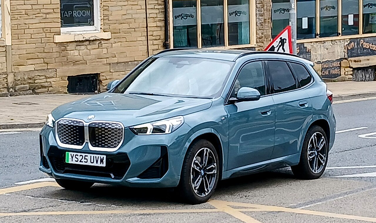 BMW iX1