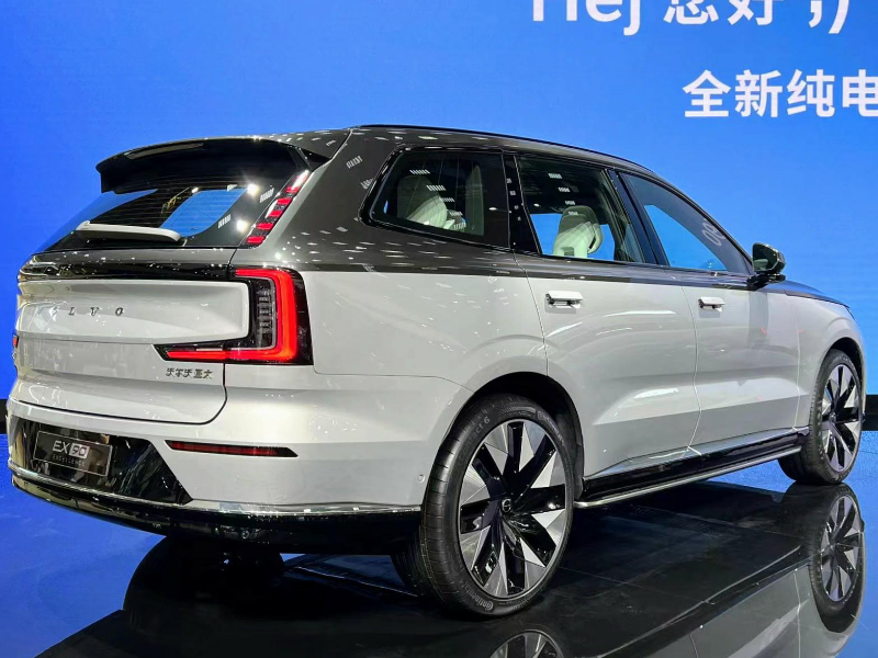 Volvo EX90
